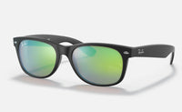 Ray-Ban New Wayfarer Rubber Black  Grey Mirror Green 2132